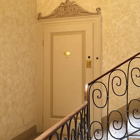 Πανσιόν Casa Esvael 3*